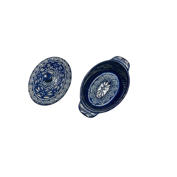 Temptations by Tara Blue Carved Baking Dishes
4 Oval 9 oz Old World Poinsettia - Picture 4 of 16